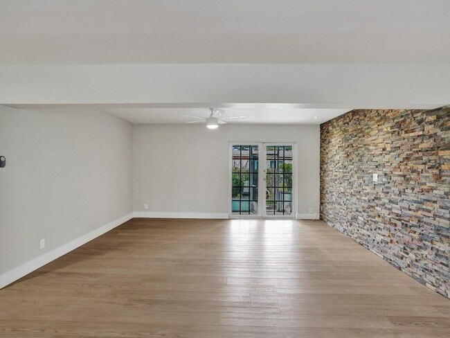 Foto del edificio - 4440 NE 17th Terrace