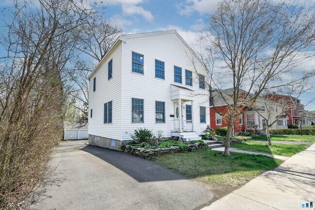 Foto del edificio - 5 Moody Ave