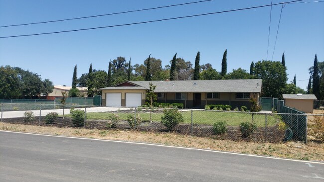 Foto del edificio - 1640 Lone Oak Rd