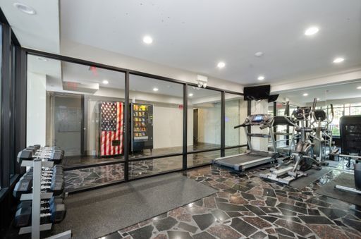 Foto del edificio - 7616 N Marshfield Ave