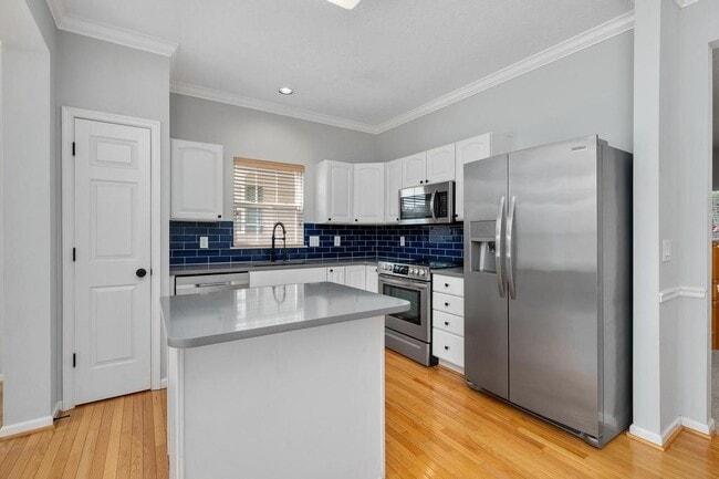 Foto del edificio - 7333 Althorp Way