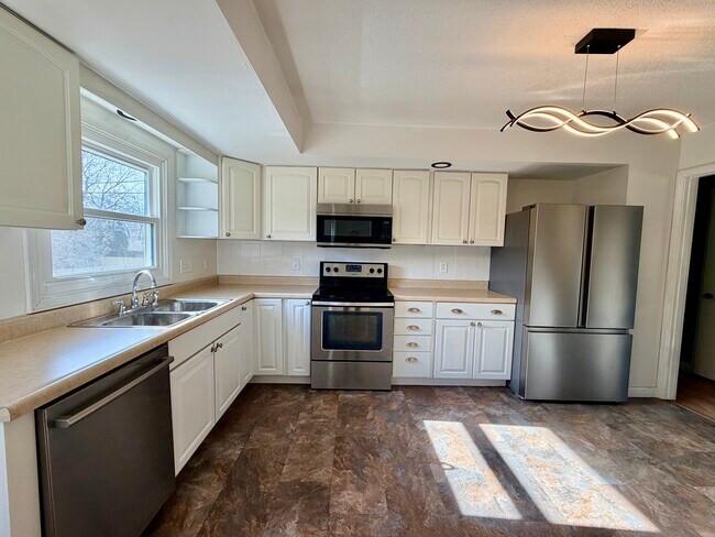 Foto del edificio - 1109 W Kirby Ave