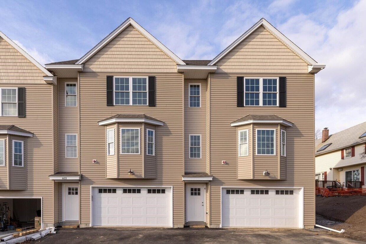 Foto principal - 601 Old Wellington Rd