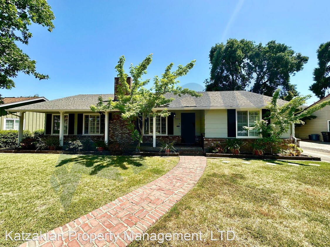 Primary Photo - 3 br, 2 bath House - 930 W Mariposa Ave