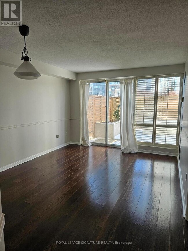 Building Photo - 101 Subway Crescent