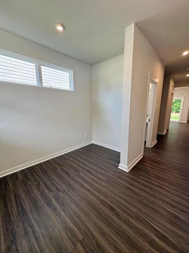 Foto del edificio - Brand New 3BR/2.5BA Townhouse in Griffith Lakes
