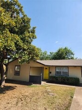 Building Photo - 8424 Bunche Dr