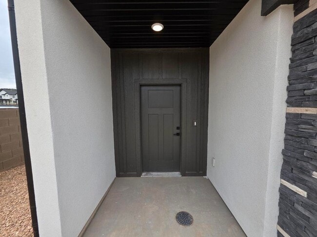 Building Photo - 2875 W Cody Dr