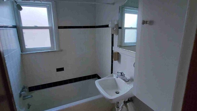 Building Photo - 726 Chenango St