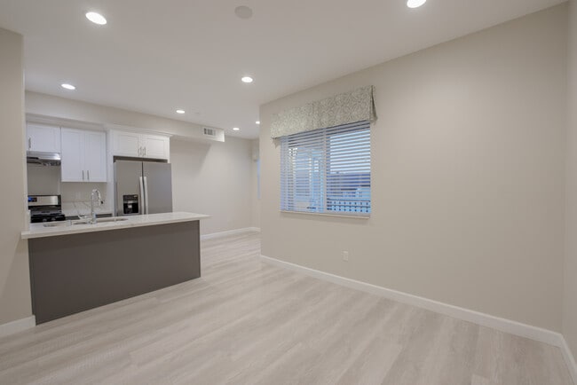 Building Photo - Greenfield Apartments
