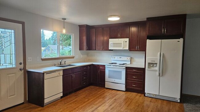 Foto del edificio - Parkland/Tacoma 3bdr 2bath home w/ Large 2...