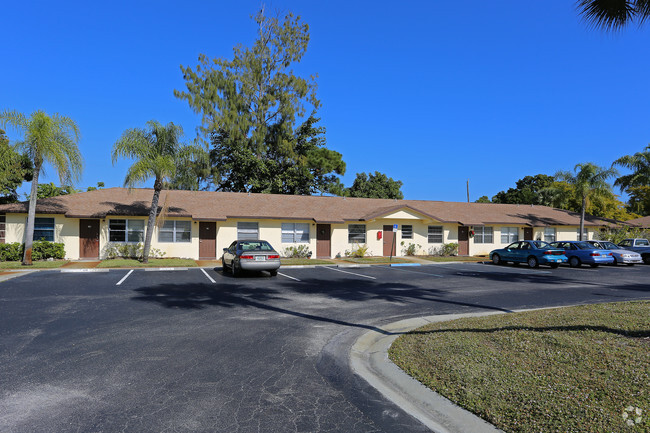 Foto del edificio - Stuart Manor Apartments