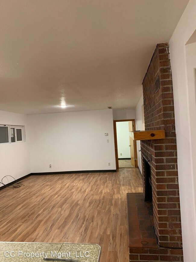 Building Photo - 3 br, 2 bath House - 311 Parker Dr