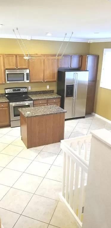 Building Photo - 3158 N Greenleaf Cir