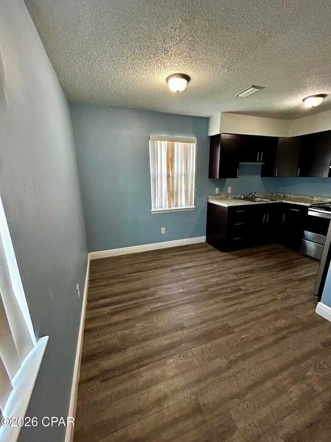 Foto del edificio - 6321 Lenawee St