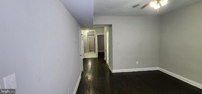 Foto del edificio - 1516 F St NE