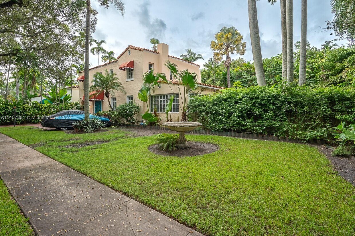 Primary Photo - 423 Alcazar Ave