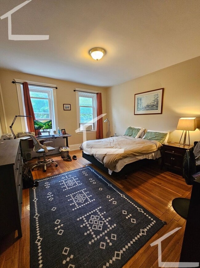 Foto del edificio - REALLY NICE 5 bed in Coolidge Corner....