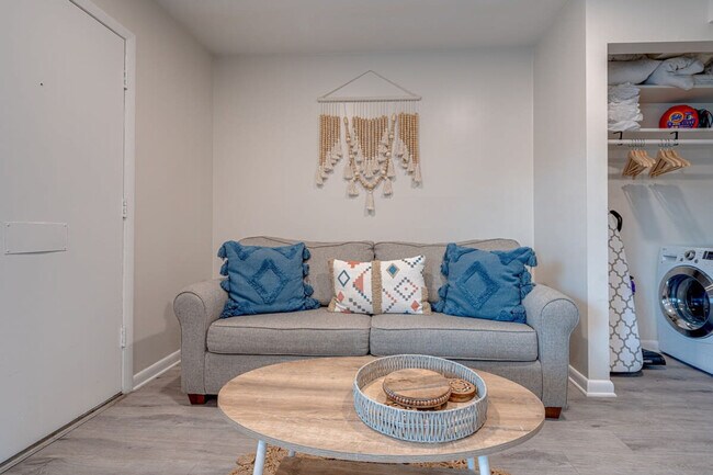 Foto del edificio - 801 Hillview Heights
