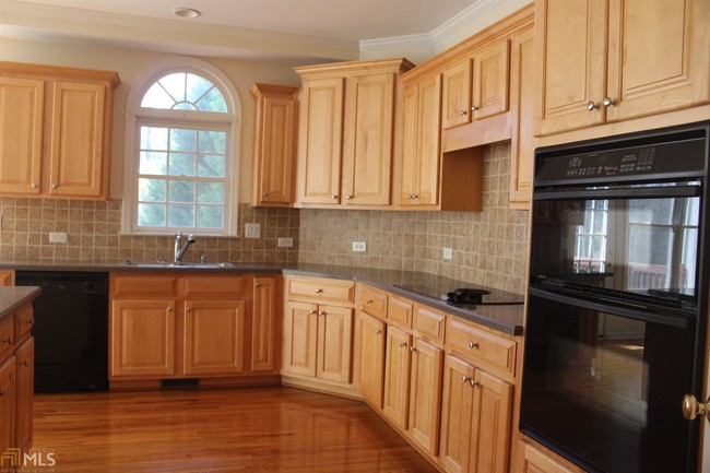 Building Photo - 115 Fieldstone Way