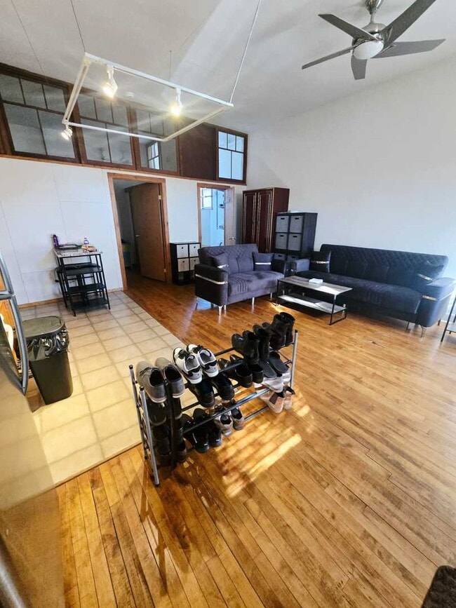 Foto del edificio - 1014 E Prairie Ave