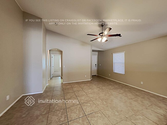 Building Photo - 32634 N Cherry Creek Rd