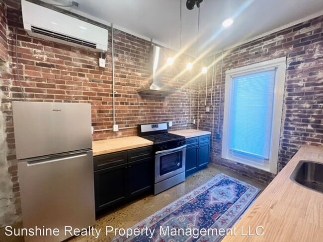 Building Photo - Studio, 1 bath House - 400 W Elm St