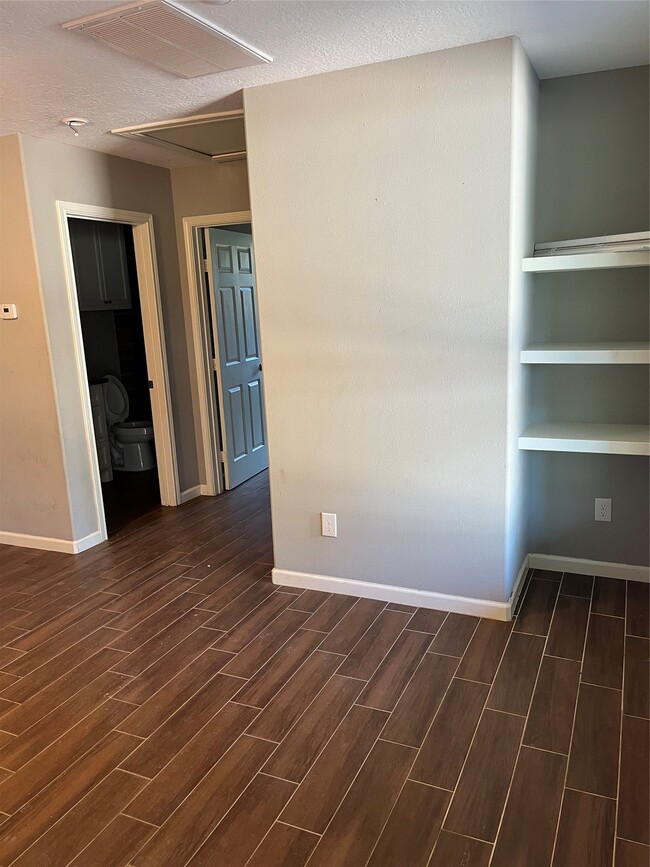 Building Photo - 18222 Bonnie Alice Dr