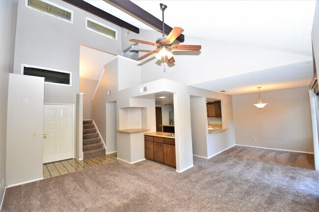 Building Photo - 2526 Duet Dr