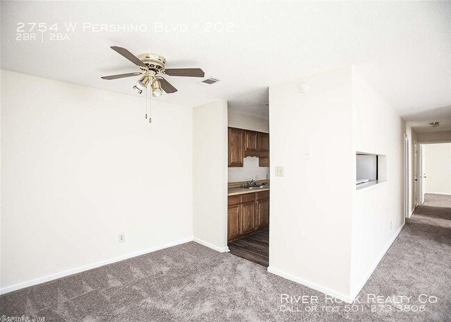 Foto del edificio - 2754 W Pershing Blvd