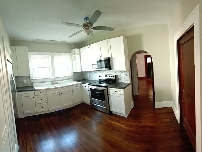 Fully renovated kitchen with new stainless appliances - 1722 Chapman Ave SW