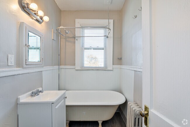 1BR, 1BA - 600SF - Randolph Apartments