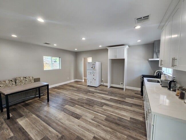 Building Photo - 9309 Dorrington Pl