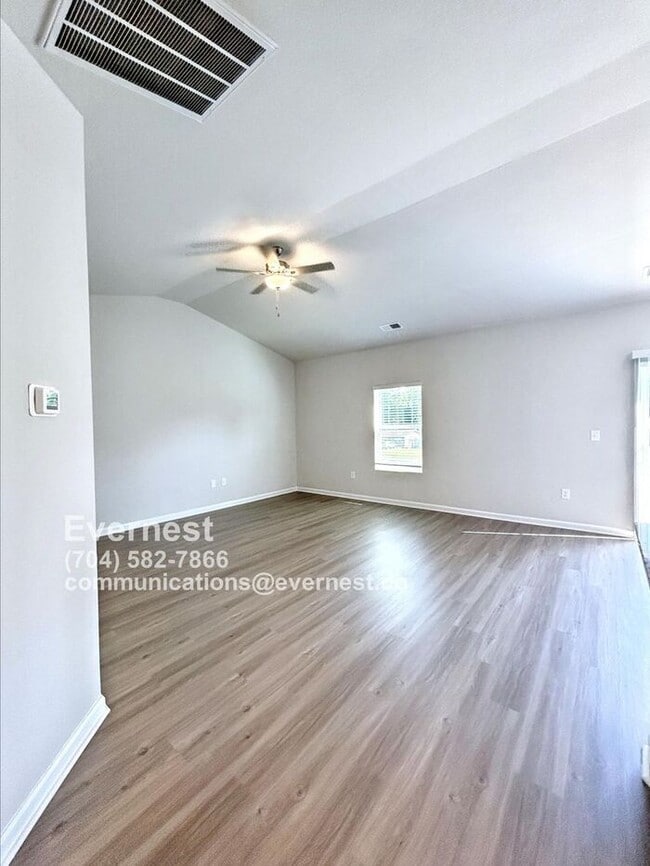 Building Photo - 209 Aniston Ln