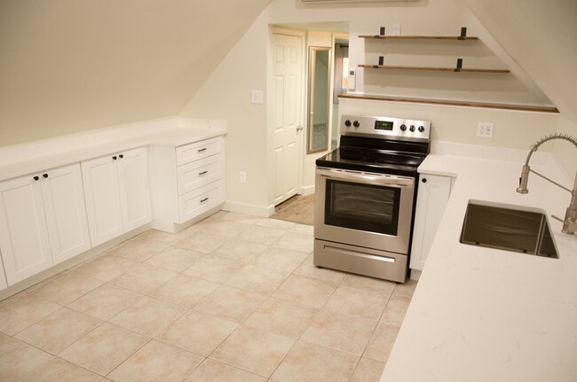 Kitchen - 1095 W 2000 N