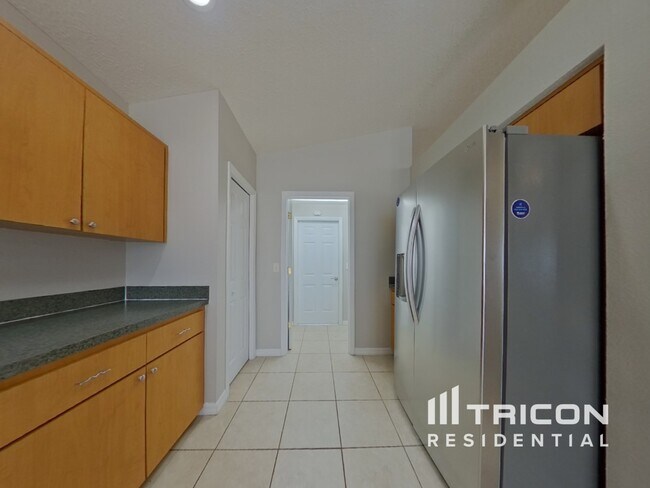 Foto del edificio - 7956 Floradora Dr