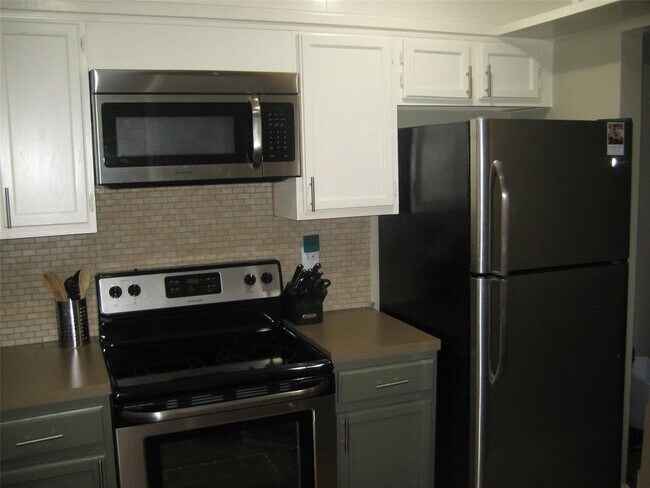 Foto del edificio - 6019 Ridgecrest Rd