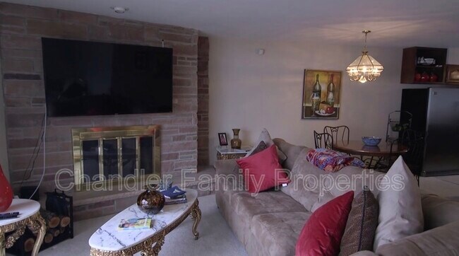 Foto del edificio - 5680 Spring Brook Rd