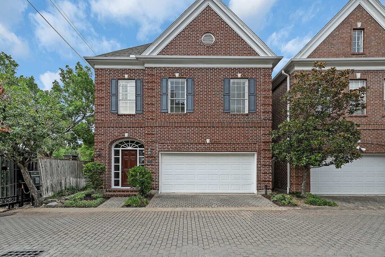 Foto principal - 2920 Saint St