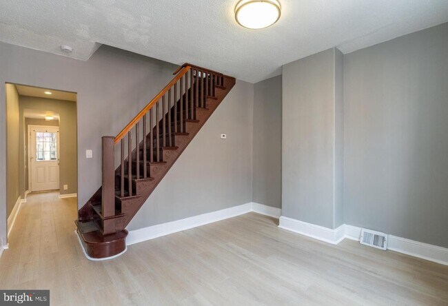 Foto del edificio - 1905 Waterloo St