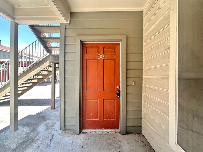 Building Photo - Charming 1/BR 1/BA + Den in a Private, Pea...
