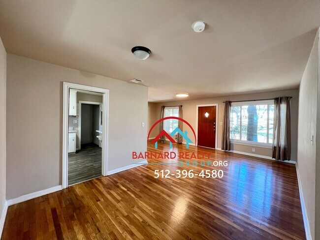 Foto del edificio - Available Now: 3 Bed/2 Bath in Established Neighborhood