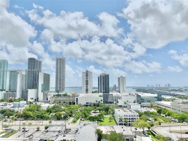 Foto del edificio - 1600 NE 1st Ave