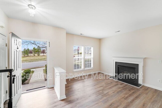 Foto del edificio - 4901 Sunburst Ln