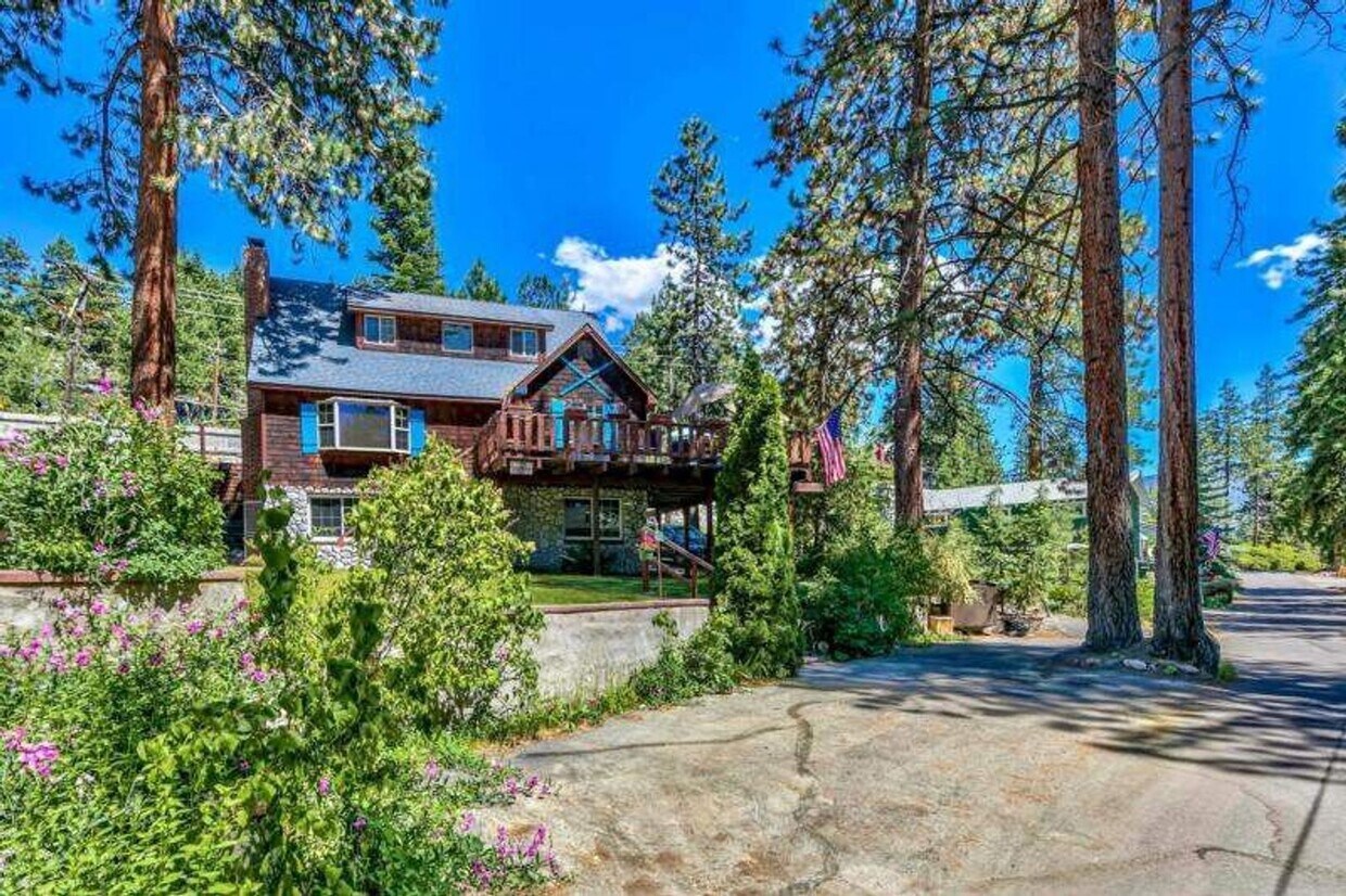 Foto principal - Lake Tahoe Furnished Rental