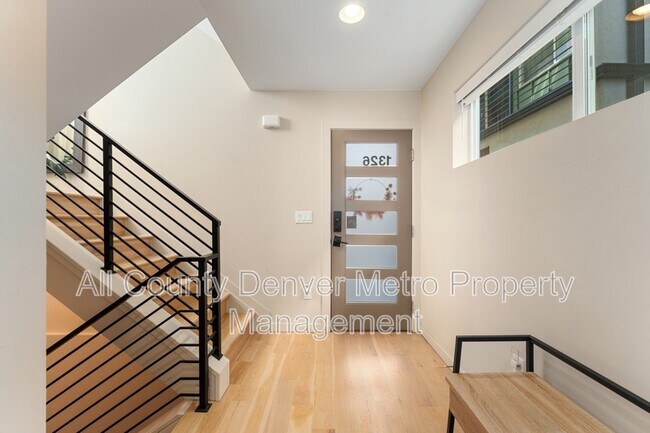 Building Photo - 1326 Zenobia St