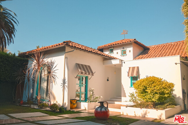 Foto del edificio - 455 N Crescent Heights Blvd