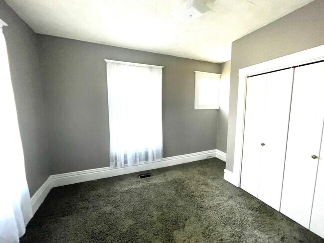 Foto del edificio - 272 E 15th St