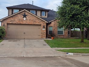 Building Photo - 504 Riverbed Dr