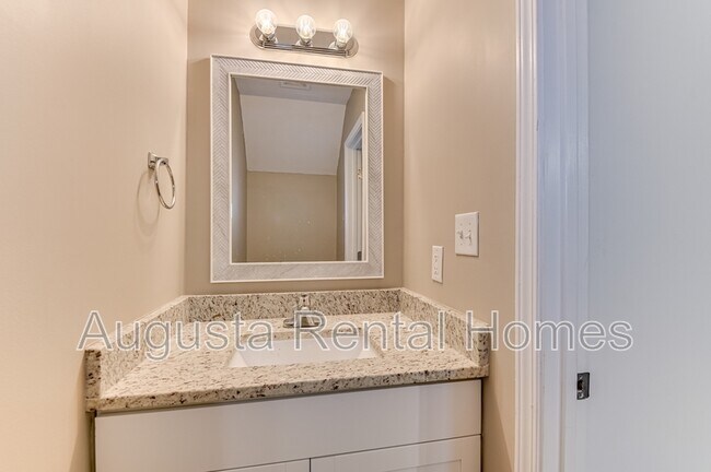 Building Photo - 144 Chalet N Blvd